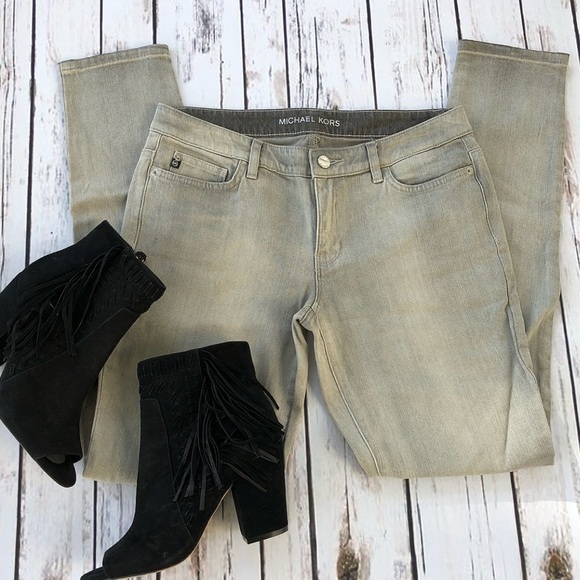 𝅺MICHAEL Kors Grey Denim Jeans. - Picture 2 of 8